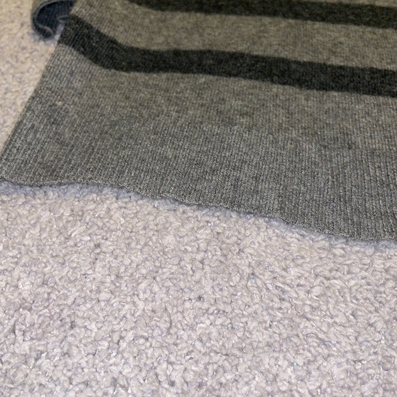 🖤🖤Ann Taylor loft Striped Drop Sleeve Sweater - Picture 6 of 10